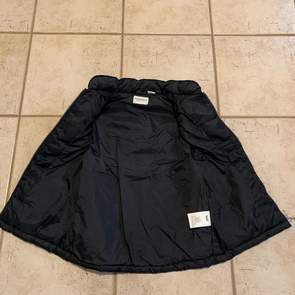 Levi Strauss & Co. Black Quilted Puffer Vest - Women's Size Small (S) - Picture 3 of 9